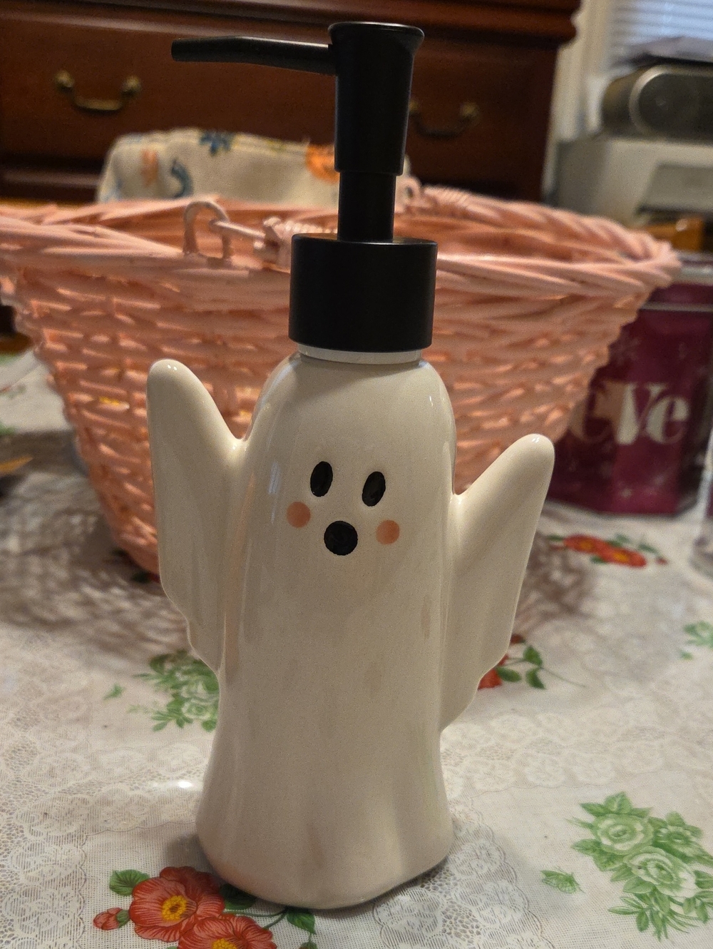 Nwt Ceramic Ghost Soap Dispenser - White 👻